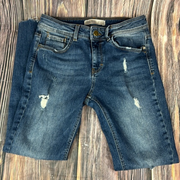 Zara Distressed Pencil Jeans - Picture 2 of 10